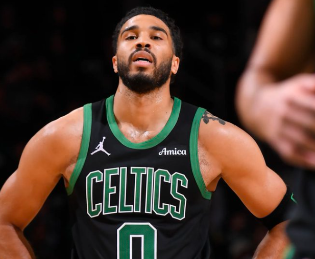 休一场？塔图姆因跟腱伤病管理，明天打黄蜂出战成疑