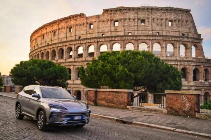 油价上涨“助攻”新能源车销量：中国插混车，迎来了泼天的富贵