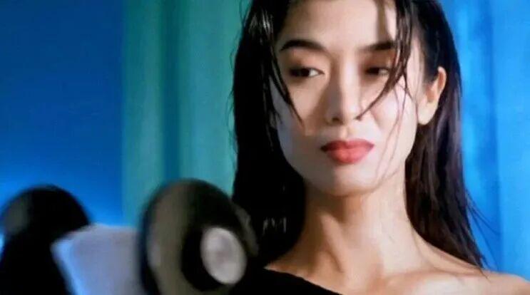 被成龙称为顶级美人，62岁高龄，220斤体重，却依旧美的不可方物