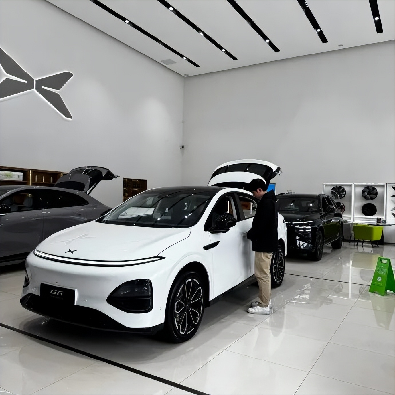 小鹏汽车公告:公司中文名称将由“小鹏汽车有限公司”变更为“小鹏集团”