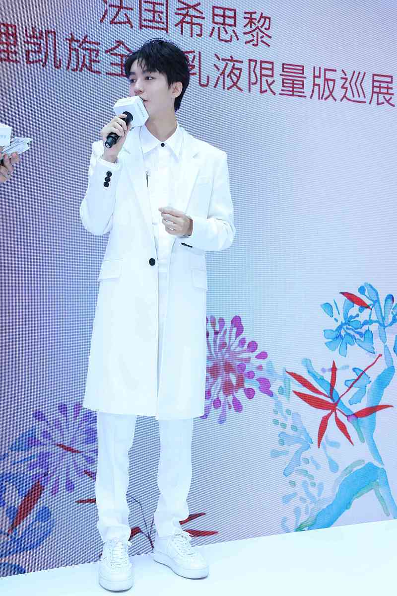 王俊凯《无名之辈2》六指造型揭秘:偶像派到实力派的破茧之路_角色_顶流_转型