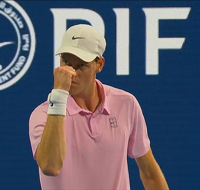 兹维列夫7连败辛纳无缘决赛，辛纳一盘未失强势晋级_画眉醉美山水日常点滴