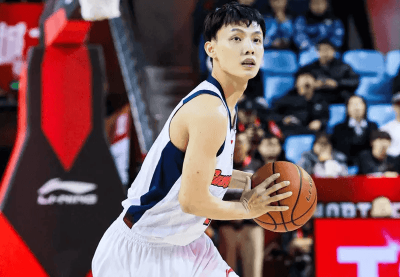 今晚广东vs四川大名单：胡明轩、徐杰出战，杜智博在列