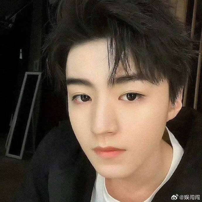 王俊凯新自拍成表情包，覆盖所有心情，粉丝：承包我一年笑点