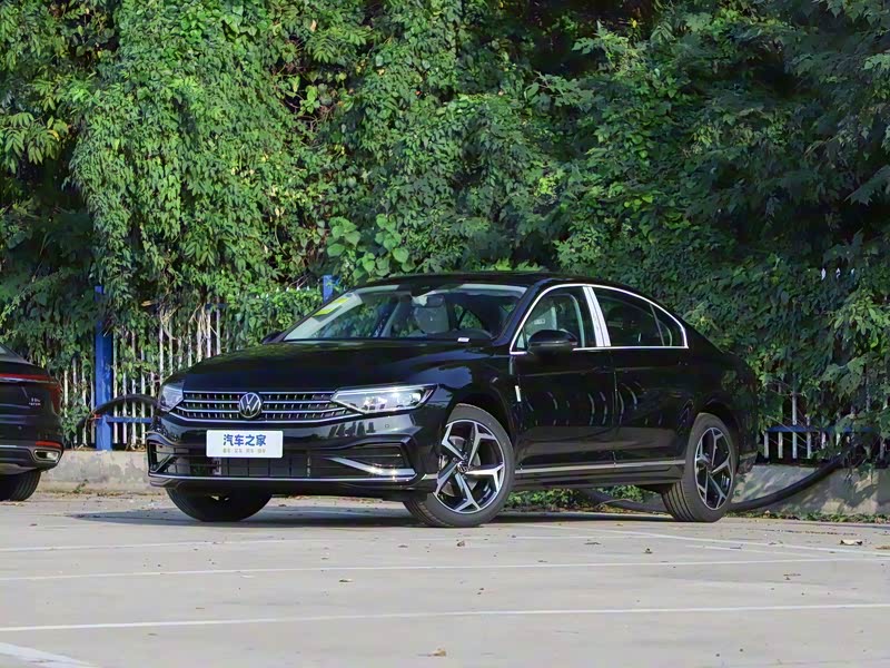 大众迈腾V6在同级别车型中的竞争优势是什么?