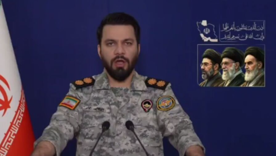 这个周末美军有点惨：F-16疑似被打掉、无人机连斩两架、E-3预警机拦腰折断、3架KC-135魂断沙特