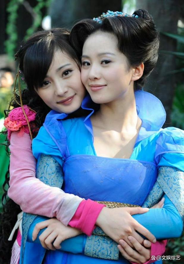 杨幂准点为刘诗诗庆生