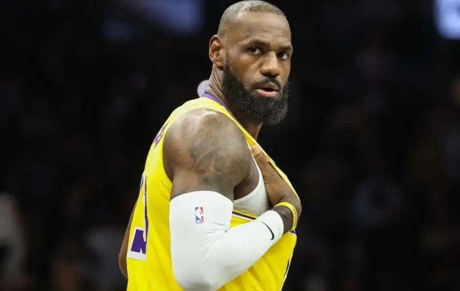 仅差16场！41岁詹姆斯逼近出场纪录，帕里什：纪录就是用来打破的