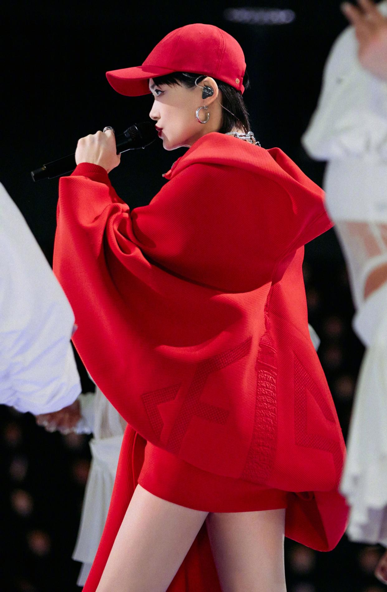 20 年零点压轴,李宇春在江苏卫视的跨年传奇