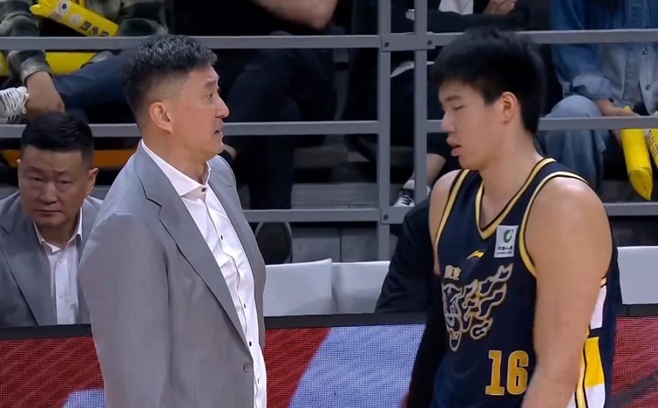 杜锋在任广东男篮主帅期间，那些联赛中途离队球员最后都怎么样了？