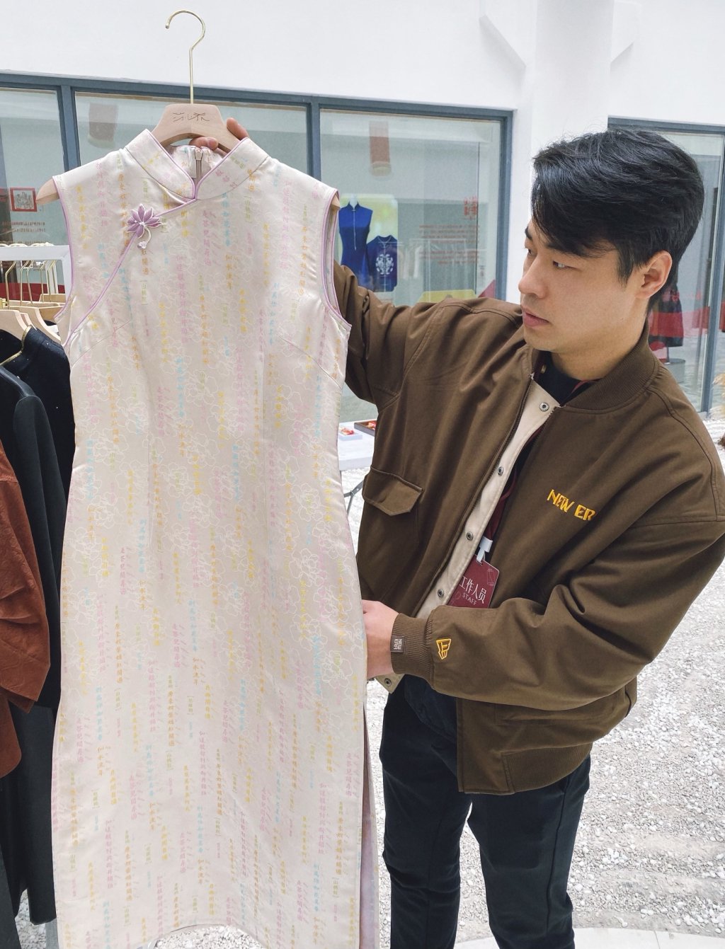 上海时装定制节上的定制服装。