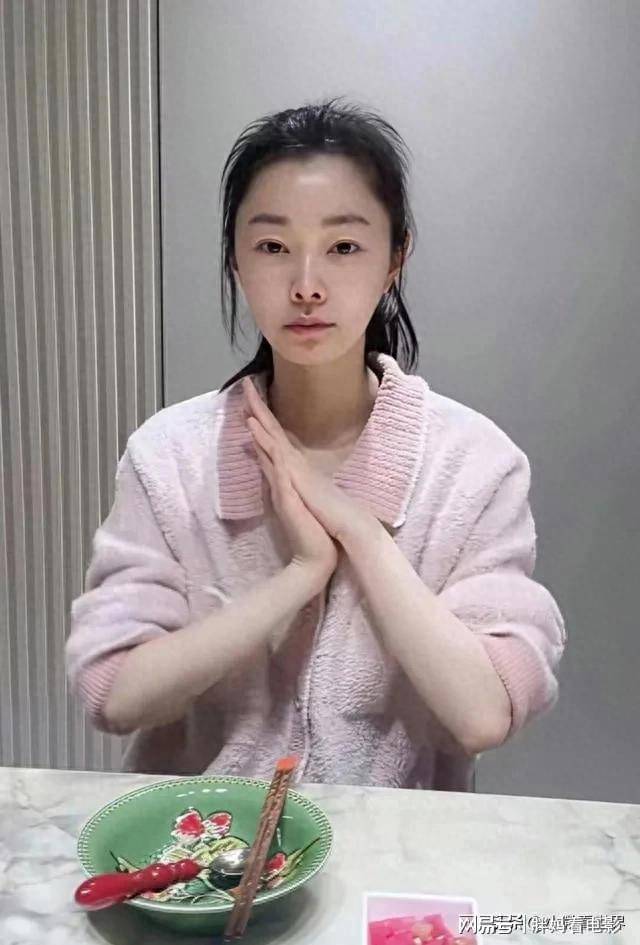 演员宋轶素颜状态曝光！没有浓妆加持，这般清清爽爽的样子