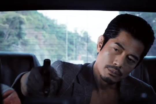 悍匪郭富城劫出租车后转抢银行