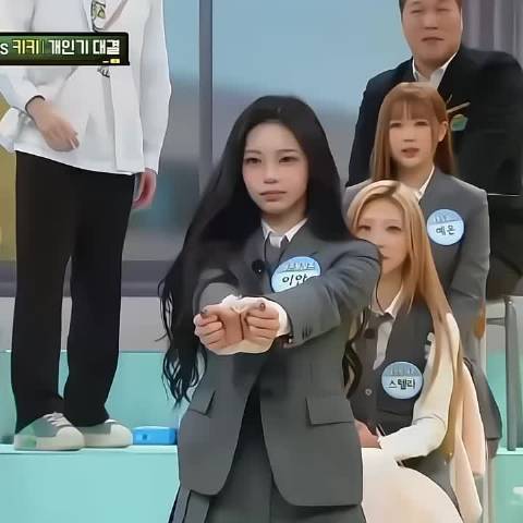 想象中我扎头发的样子