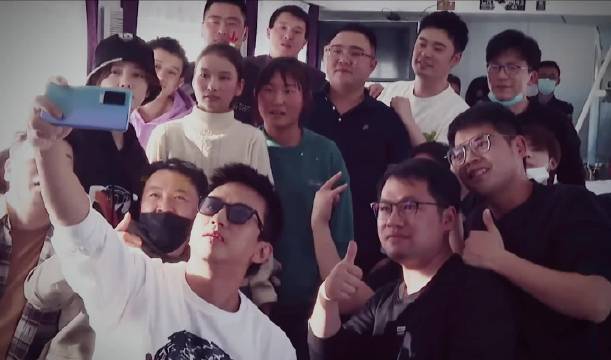 五哈团招募旅游搭子，邓超陈赫互怼鹿晗范志毅王勉搞笑整活