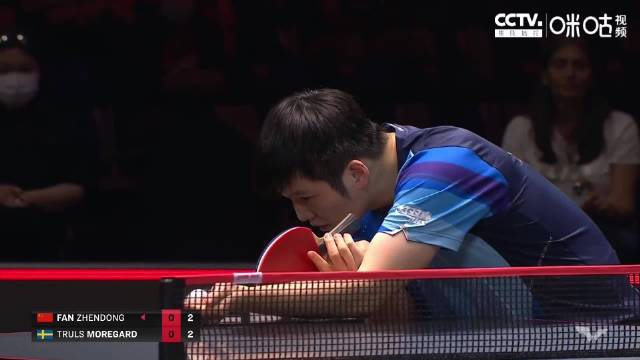第一局的精彩相持，@樊振东 的实力更厚实，在正反手对决中获胜