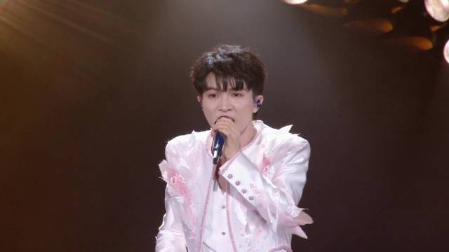 超级巅峰之夜实力艺人齐聚,周深三连唱檀健次宋茜刘宇宁气场全开