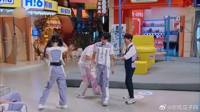 要被杨紫笑死！不是给钱就是走商务，刻在脑海里的事业心