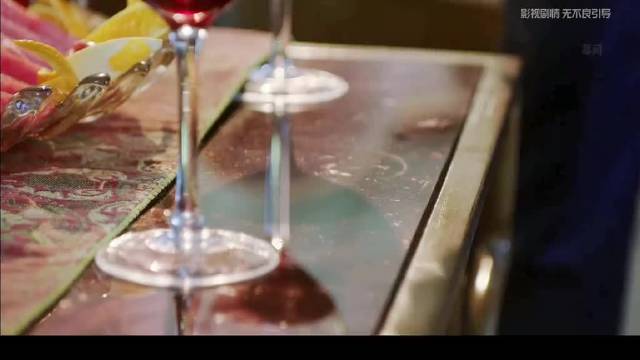 不是她想堕落，是她真的没得选