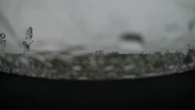 小米YU7哨兵模式拍下山中闪电惊险瞬间