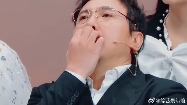 沈腾当场狂奔搞怪，唐国强看懵到没反应，综艺效果封神！