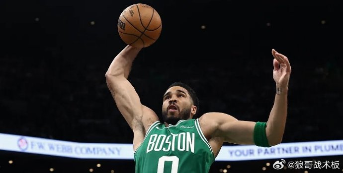 塔图姆在达成14000分里程碑的比赛里具体打出了怎样的数据表现？