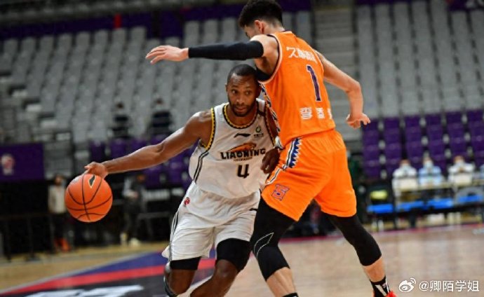 怀特塞德喊话：张镇麟就是“CBA伦纳德”！上海空接之城剑指总冠军