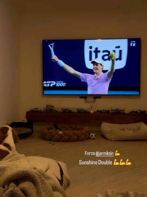 辛纳连夺阳光双冠，萨巴伦卡现场见证并祝贺