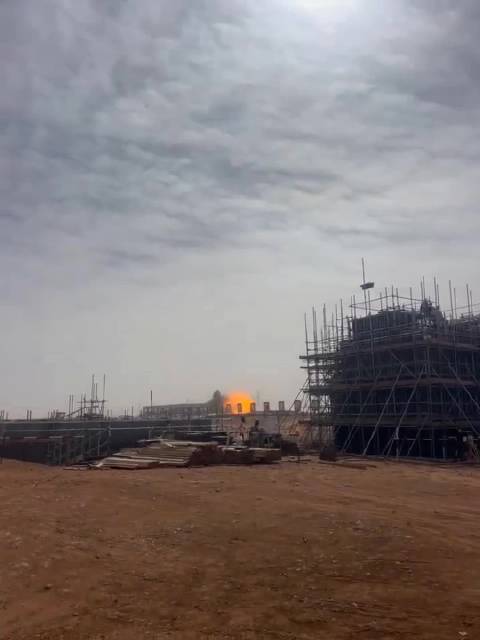 以军F16拦截伊朗无人机，未爆弹头炸毁工地