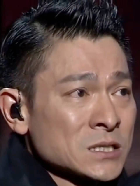 演唱会痛哭，全场万人大合唱！