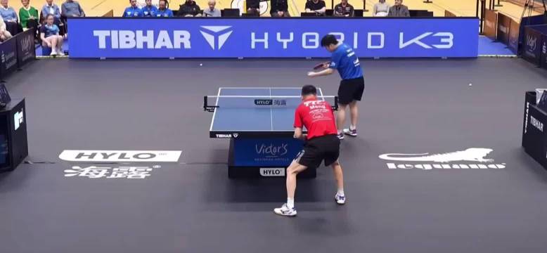 解说：樊振东阅读比赛能力强，闪电反手破挑打