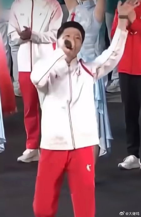 体育明星们在演唱《气势如虹》时，有哪些让网友感到可爱的“反差萌”细节？