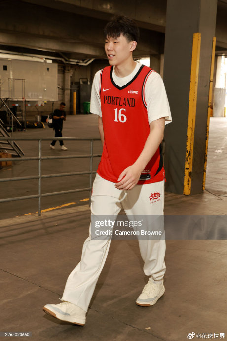 G联赛的经历如何帮助杨瀚森克服了NBA节奏适应和关键球心理问题？