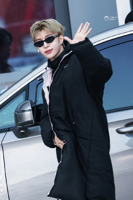 除了白鹿和孟子义，范丞丞还计划和跑男团哪些成员合拍手势舞？