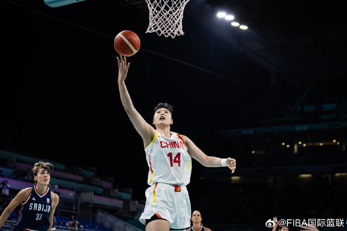 李月汝在WNBA芝加哥天空队的最新表现和未来计划是什么？