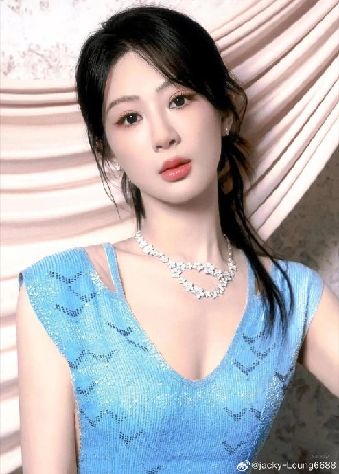 黄灿灿在《长相思》中饰演的“防风意映”角色与杨紫的推荐有何关联？