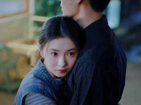 徐栀过生日陈路周送水上建筑 两人正式在一起 陷入我们的热恋王安宇刘浩存