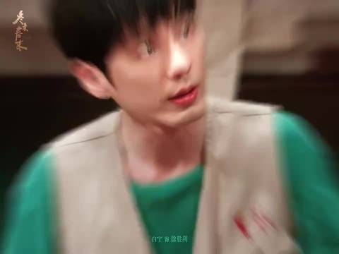 白宇《冬去春来》演绎年上男年下感，单手抱男友力引热议