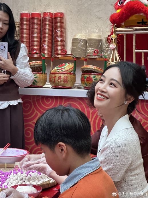 萌娃一声‘姑姑’，蓝盈莹听成‘狗狗’？揭阳街头方言乌龙暖心出圈