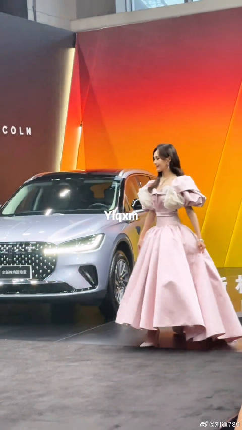 明星芭莎年度派对造型