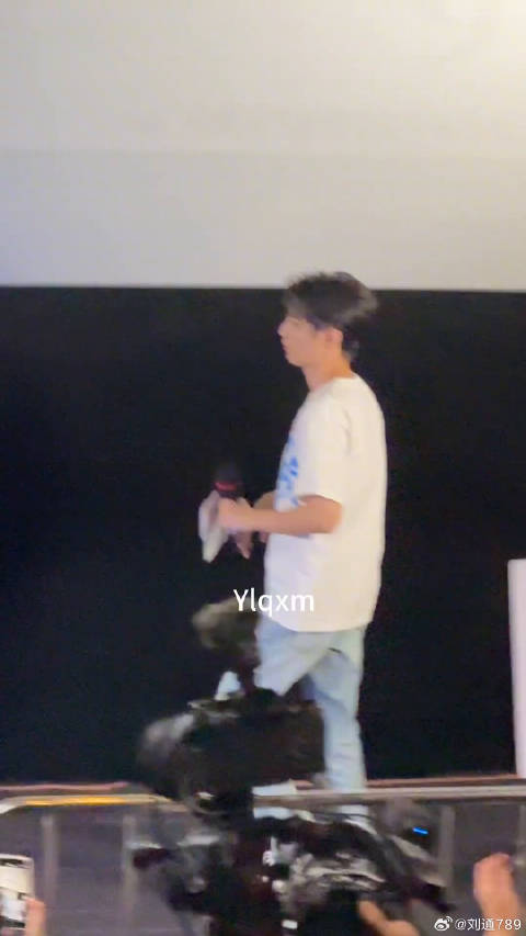 邓家佳 同框微博VC计划