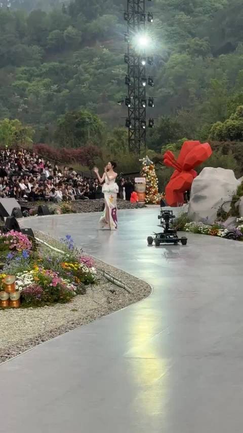 这个身材这个气质，真的绝了 张艺凡