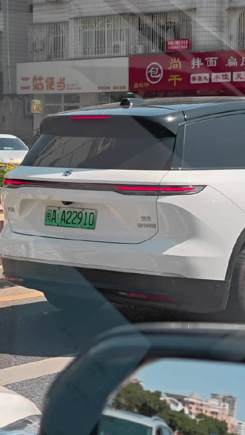 蔚来推出牛肉面营销活动引热议