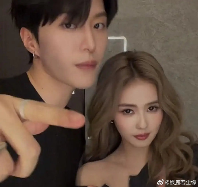 除了白鹿，范丞丞与其他明星合作的手势舞有哪些出圈名场面？