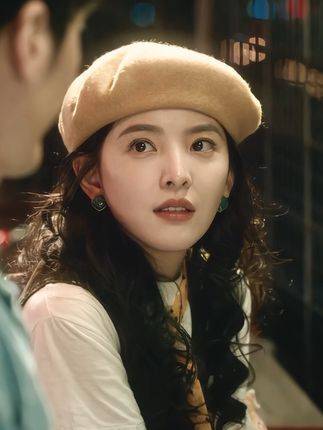 胜利豪掷重金，只为将双人合影赠予庄庄，这份纯粹的爱意仿佛从天而降！