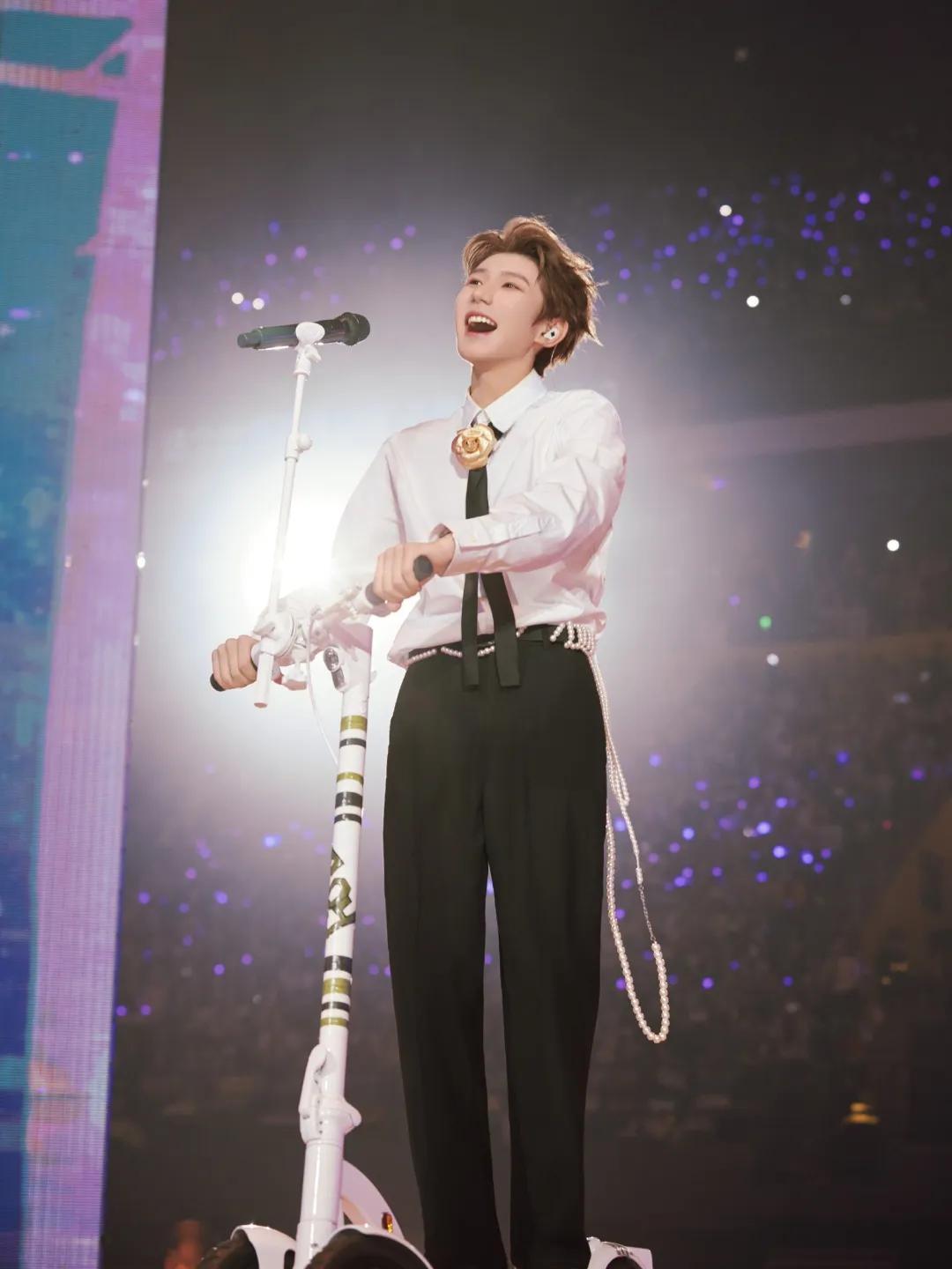 王源四专《在星穹下狂奔》(下)