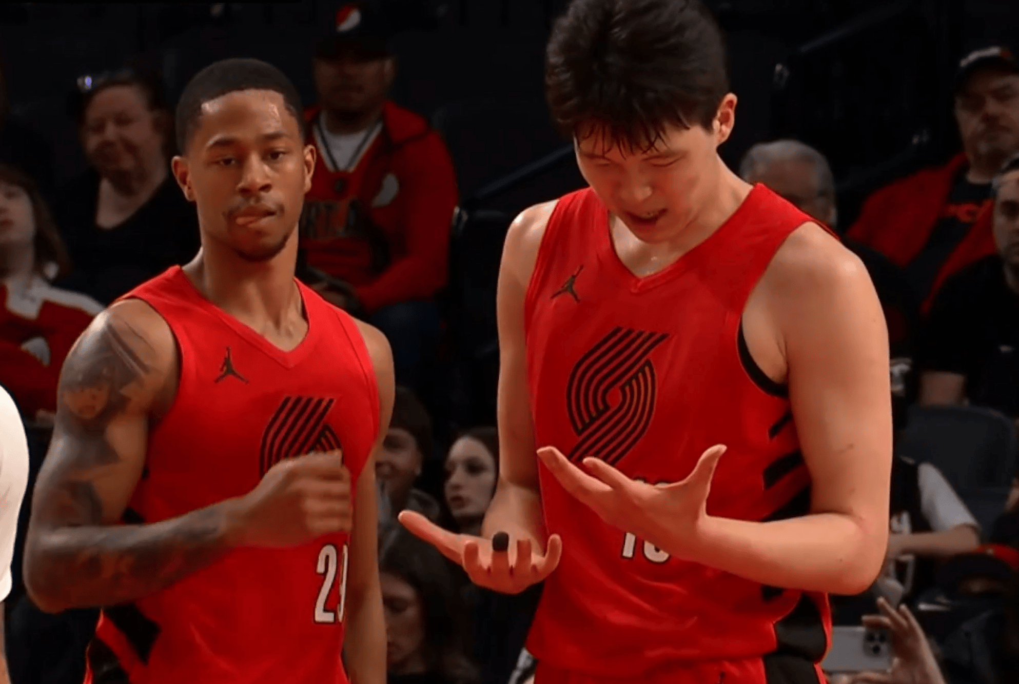 杨瀚森6+4，5投1中！可怕的不是命中率，而是被抱摔倒地后的反应