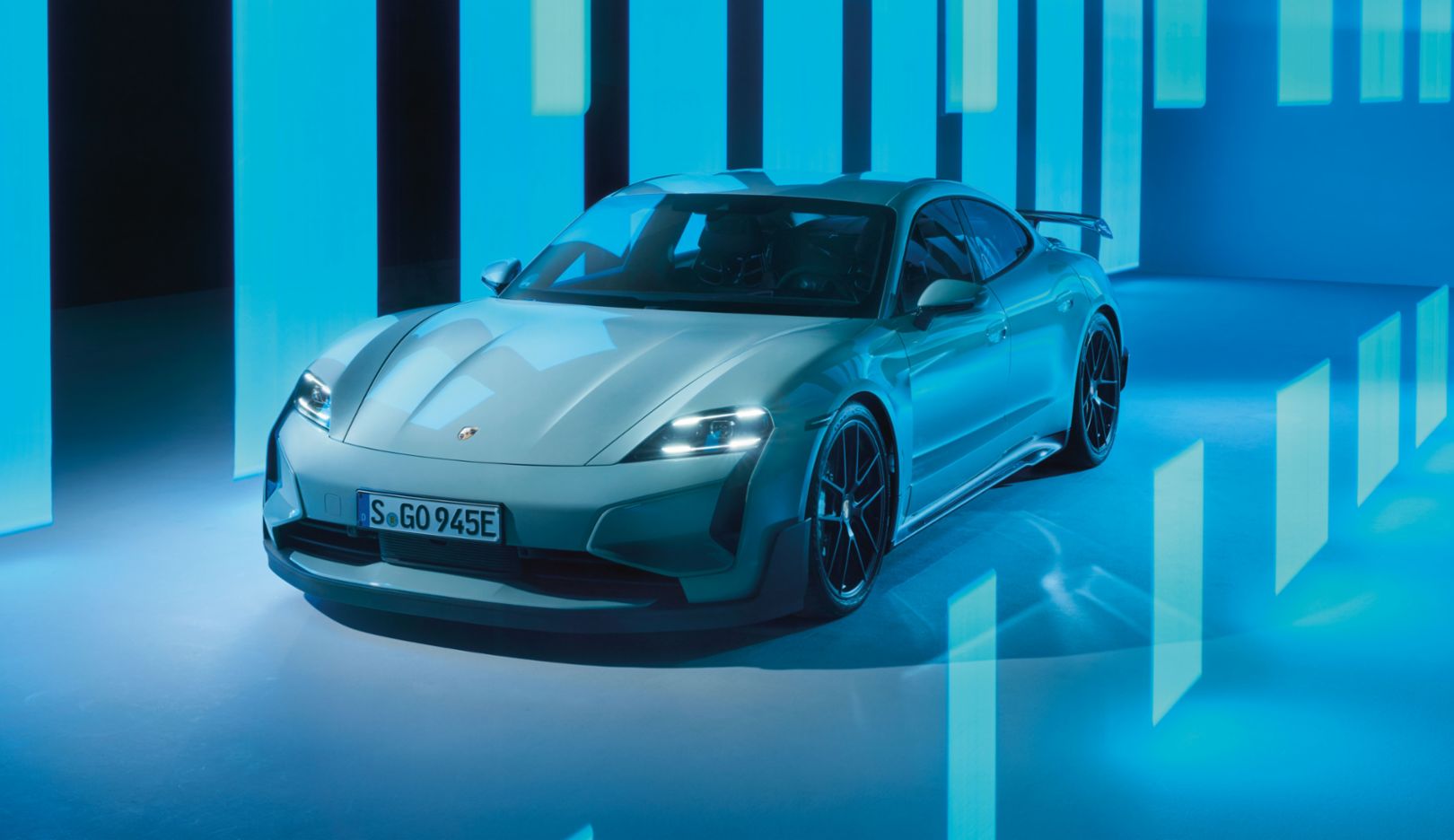 Taycan Turbo GT 占据保时捷量产车性能巅峰的背后秘诀是什么?