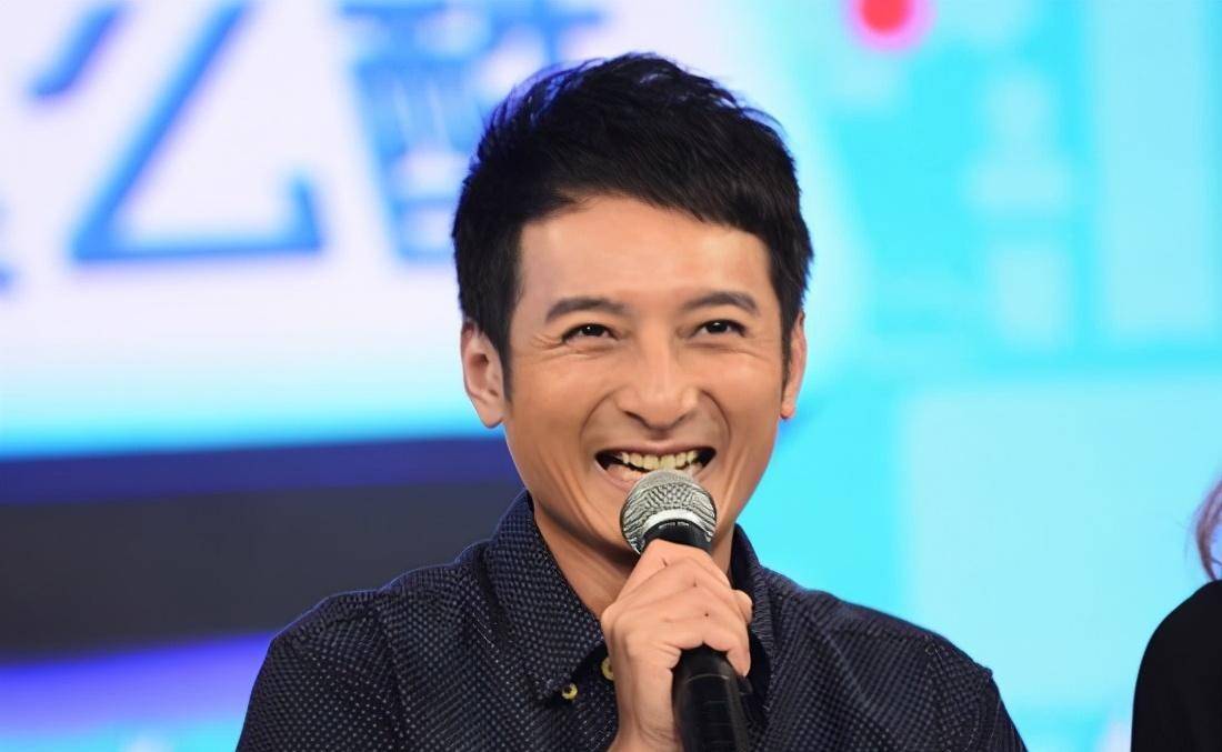 都知道何炅、汪涵是高情商,可谁注意到了“小透明”李维嘉?