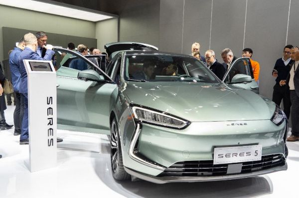 赛力斯发布2025年财报：净利润59.56亿元，增长停滞